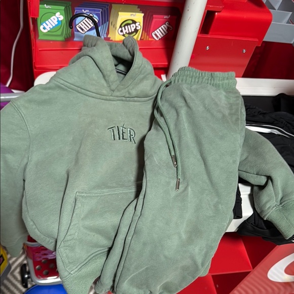 Tier Green Hoodie and Joggers Set